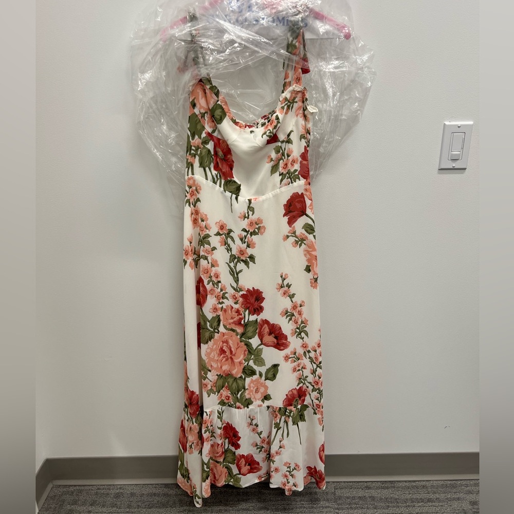 (Light stain) Reformation Nikita dress size 6 
(Light stain on back)